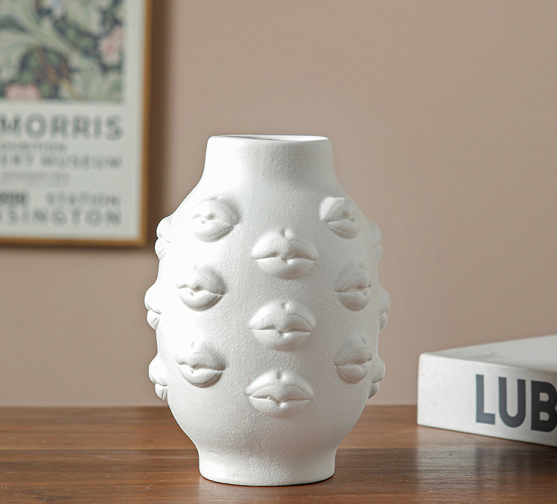 Minimalist Ceramic Lip-Shaped Flower Vase Modern Home Decor Ornament for Living Room and Hotel
